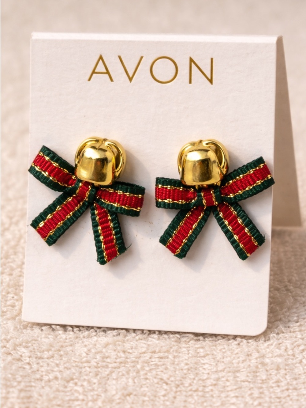 V7 Avon Green & Red Holiday Gift Box Earrings